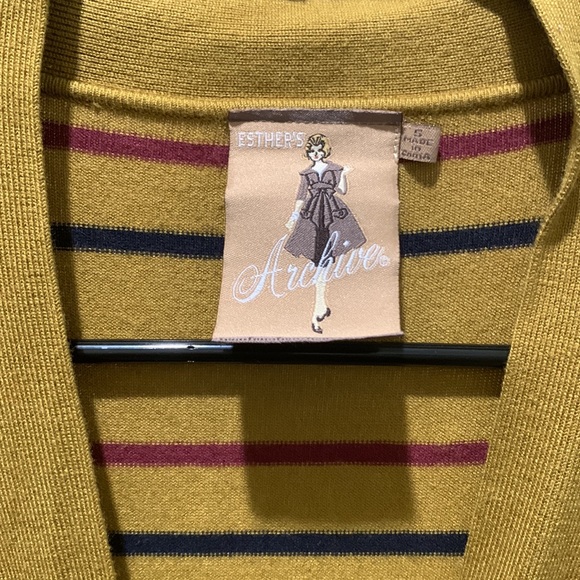 Cardigan - Picture 2 of 7